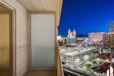 Mgm Signature-15-717 F1 Track & Strip View Balcony 拉斯维加斯 外观 照片