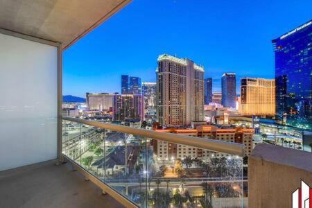 Mgm Signature-15-717 F1 Track & Strip View Balcony 拉斯维加斯 外观 照片